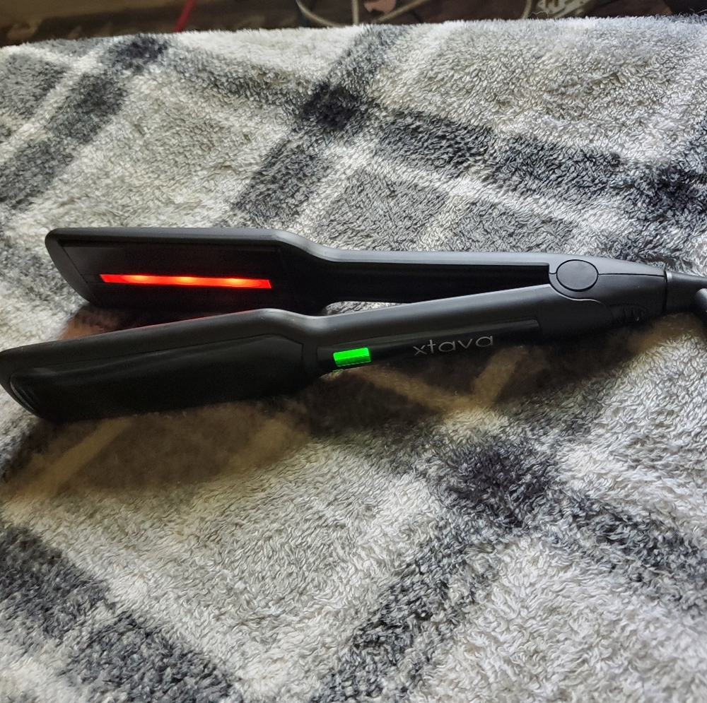 Xtava Straightener